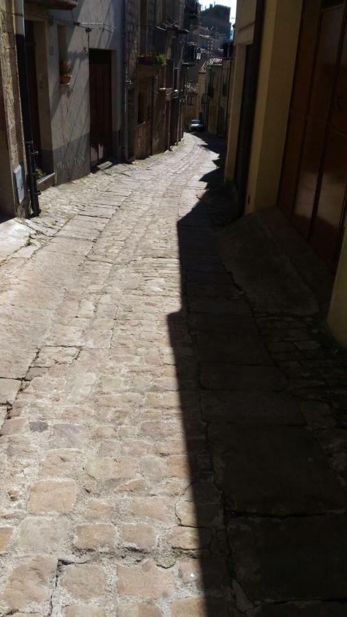 La Nicchia Di Gangi Exterior foto